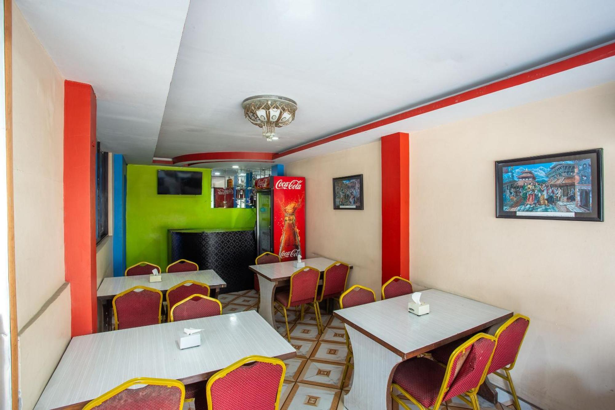 Oyo 808 Hotel Om Ganapati Pvt Ltd 카트만두 외부 사진