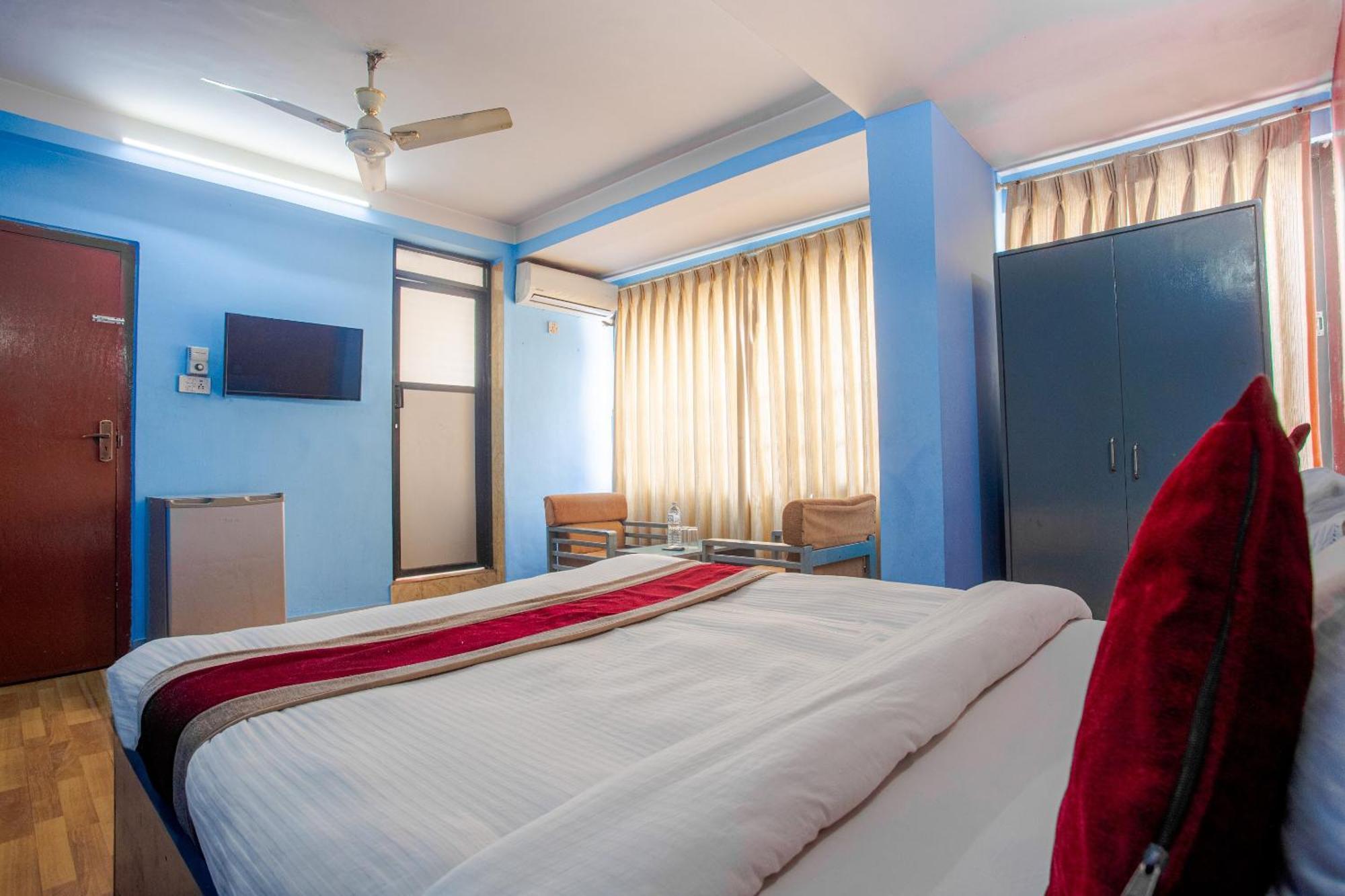Oyo 808 Hotel Om Ganapati Pvt Ltd 카트만두 외부 사진