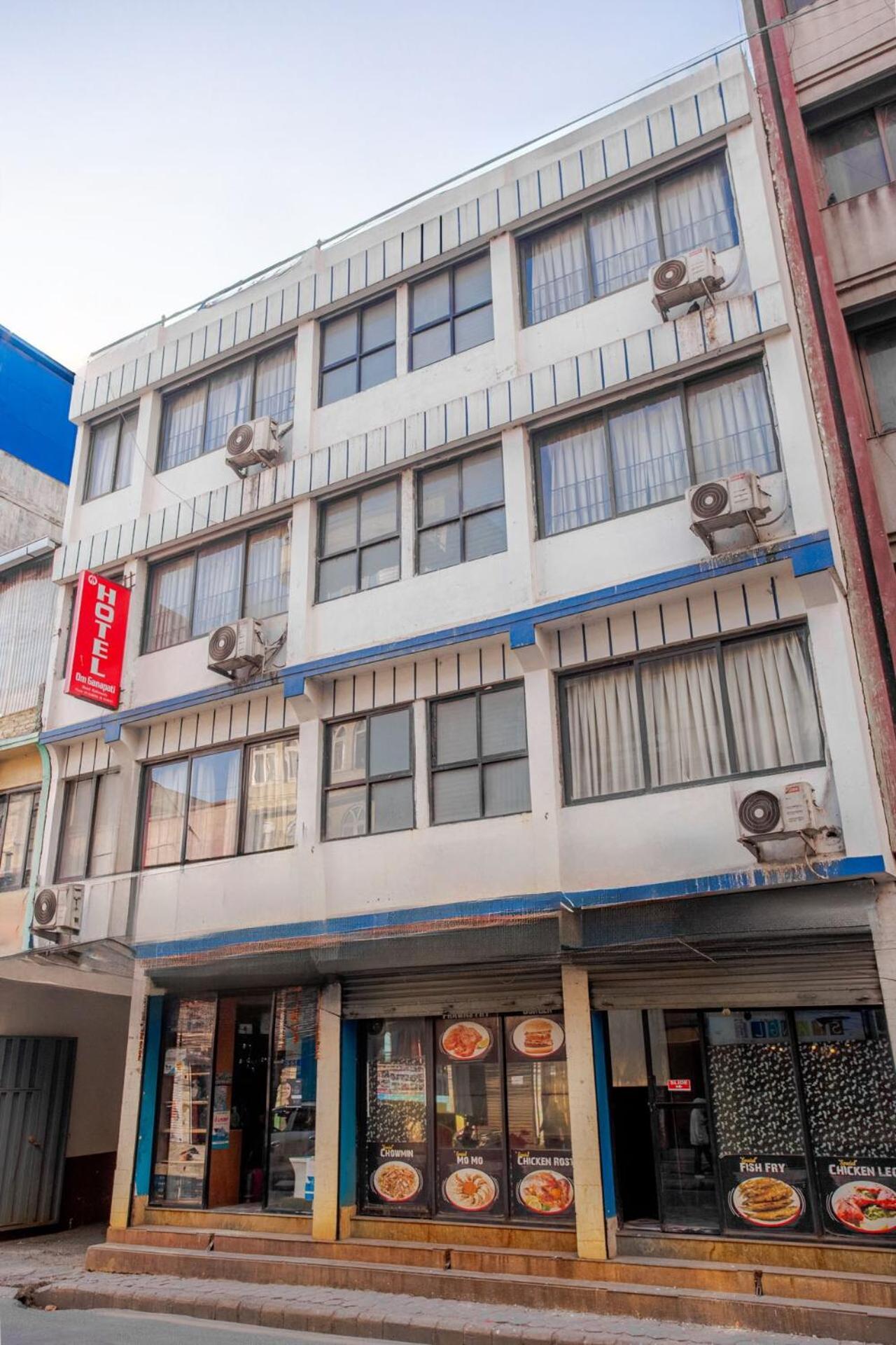 Oyo 808 Hotel Om Ganapati Pvt Ltd 카트만두 외부 사진