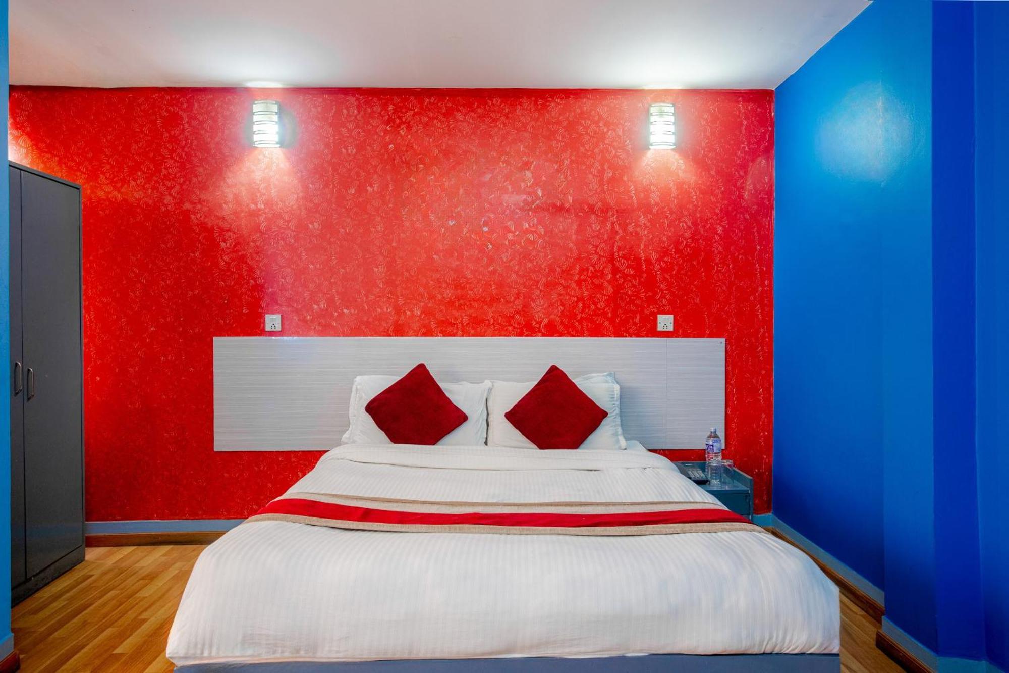 Oyo 808 Hotel Om Ganapati Pvt Ltd 카트만두 외부 사진